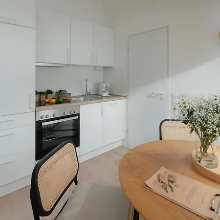 شقة Bismarck 1884 B4 *